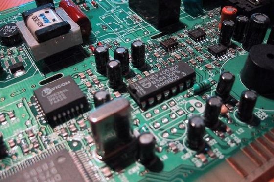 Machine SMT à vision à grande vitesse pour le placement de micro-puces et de circuits intégrés sur des cartes de circuits