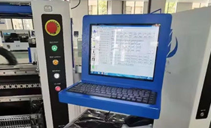 La machine à cueillir et placer de la série ETON VALUE est parfaite pour votre chaîne de production