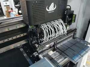 Produisant 4 types machine linéaire des matériaux en même temps LED SMT